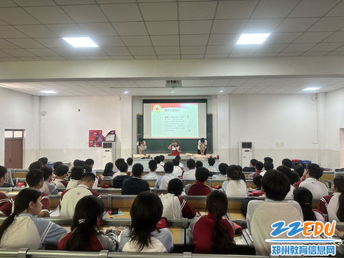 郑州市第七高级中学开展 应急救护培训 项目救护员 初级 培训