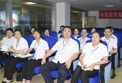 五月花就业明星校友 说出精彩,绽放魅力——教师课件及教学案例评比活动纪实